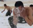 西藏阿里-20℃ 武警特战队员雪中赤膊训练